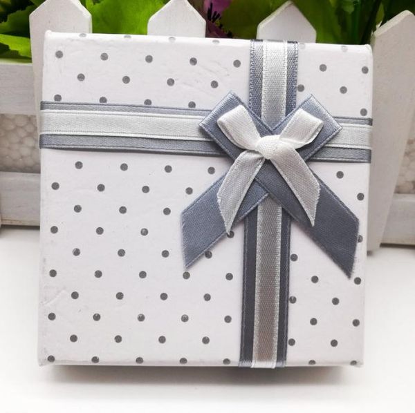 30pcs fashion jewelry bracelet bracelet watch box white dot paper gift box jewelry gift box2600265, Black;white
30pcs fashion jewelry bracelet bracelet watch box white dot paper gift box jewelry gift box2600265, Black;white