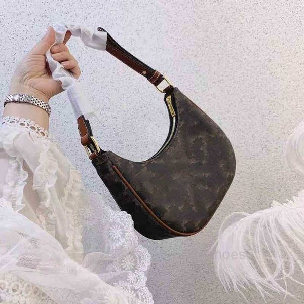 designer women's new bag the same old flower underarm advanced sense of the ocean all matching leather moon backpack
designer women's new bag the same old flower underarm advanced sense of the ocean all matching leather moon backpack