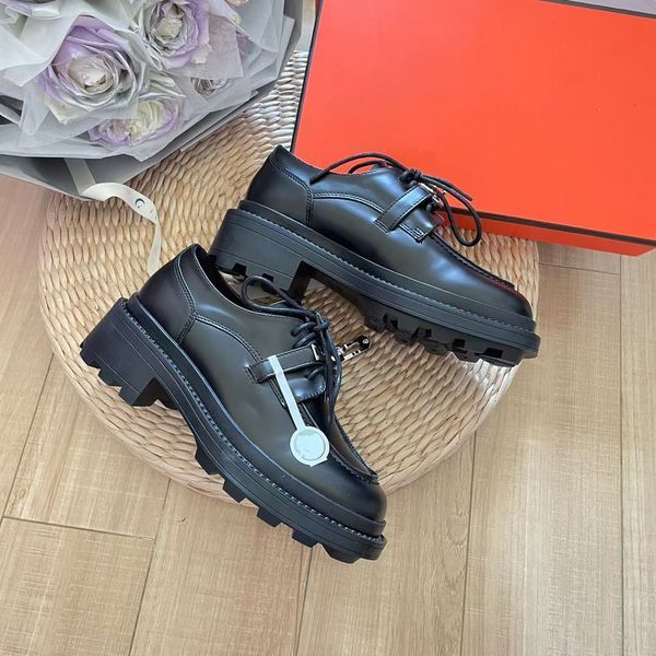 2023 fashion dress shoes women wedding party quality leather high heel flat shoe business formal loafer social chunky mkjl0004, Red;white
2023 fashion dress shoes women wedding party quality leather high heel flat shoe business formal loafer social chunky mkjl0004, Red;white