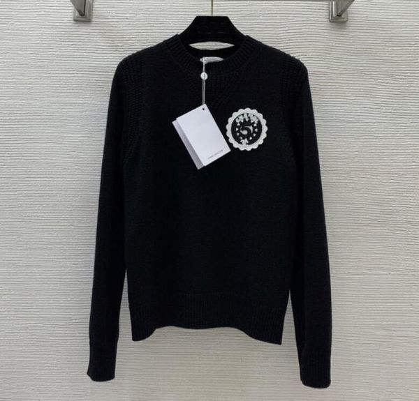 23ss spring new women039s sweaters casual fashion crew neck knitwear women designer sweaters sxl5443754, White;black
23ss spring new women039s sweaters casual fashion crew neck knitwear women designer sweaters sxl5443754, White;black