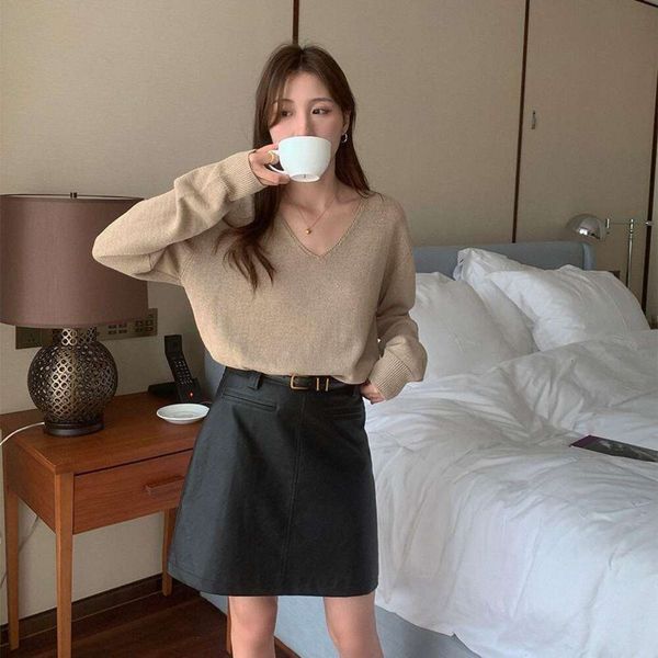 korean v neck sweater early autumn guangzhou line loose womens all matching, White;black
korean v neck sweater early autumn guangzhou line loose womens all matching, White;black