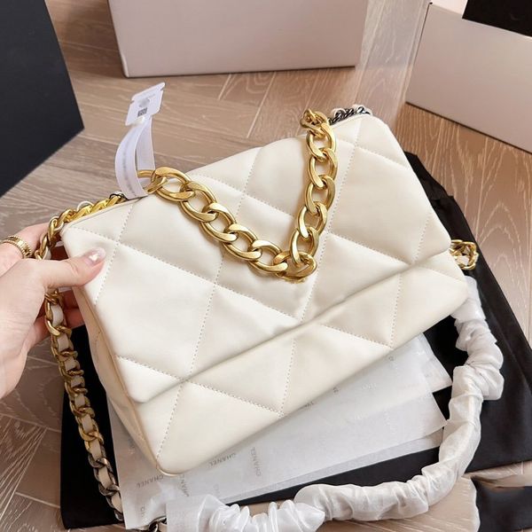 crossbody bag, leather bag, commuting party brand handbag, simple and high-end three color splicing metal thick chain single shoulder chain
crossbody bag, leather bag, commuting party brand handbag, simple and high-end three color splicing metal thick chain single shoulder chain