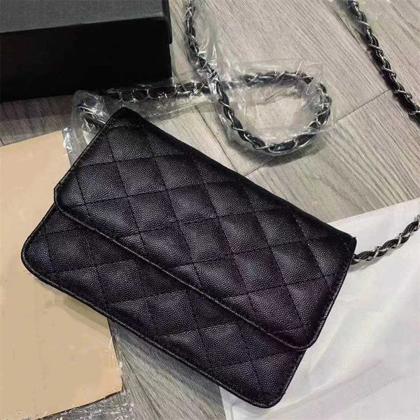 caviar women's single shoulder fate new popular same style lingge chain small square bag off wholesale
caviar women's single shoulder fate new popular same style lingge chain small square bag off wholesale