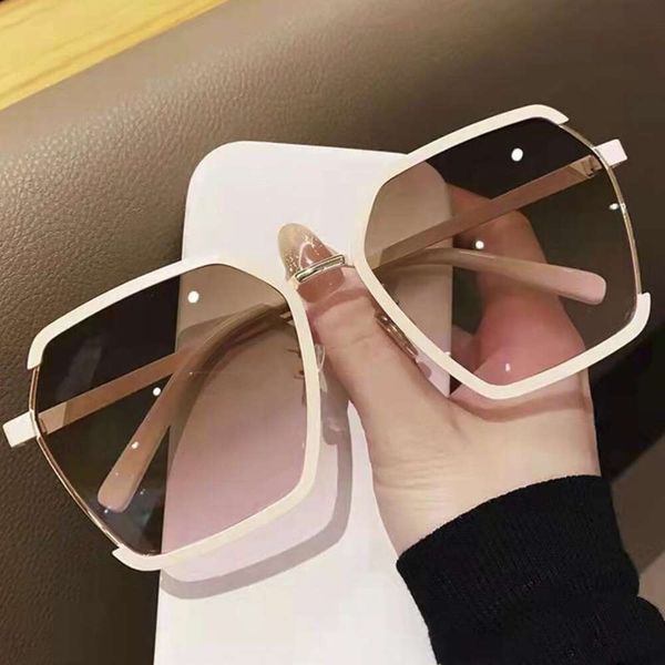 korean style temperament metal half frame sunglasses female round face ins street anti violet travel, White;black
korean style temperament metal half frame sunglasses female round face ins street anti violet travel, White;black