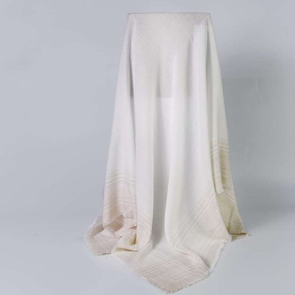 autumn and winter gold neckerchief rimmed white imitation cashmere womens shawl woven printed scarf short tasseled, Blue;gray
autumn and winter gold neckerchief rimmed white imitation cashmere womens shawl woven printed scarf short tasseled, Blue;gray
