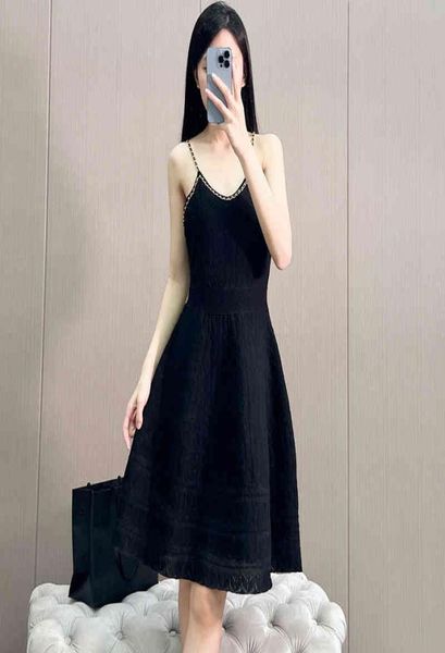 fashion 2022 designer design c home dress female summer celebrity goddess style close waist thin black skirt chain7472487, Black;gray
fashion 2022 designer design c home dress female summer celebrity goddess style close waist thin black skirt chain7472487, Black;gray
