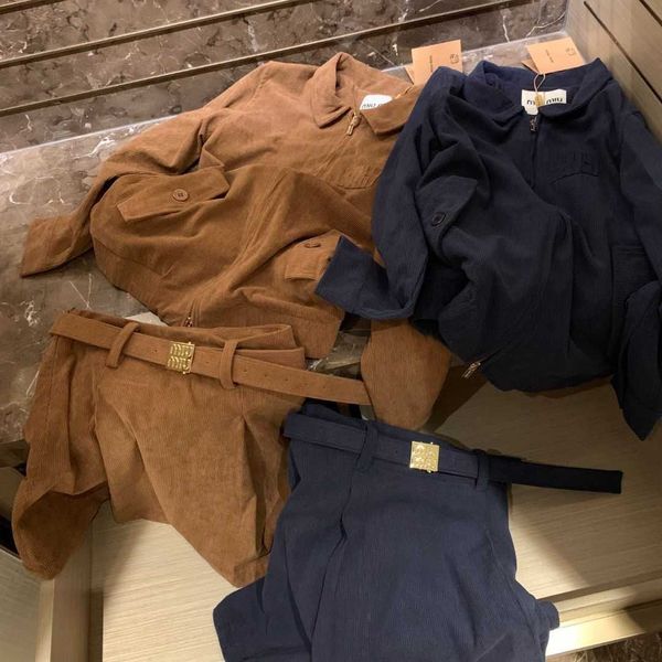 miu autumn/winter new corduroy jacket coat+short skirt set, White;black
miu autumn/winter new corduroy jacket coat+short skirt set, White;black