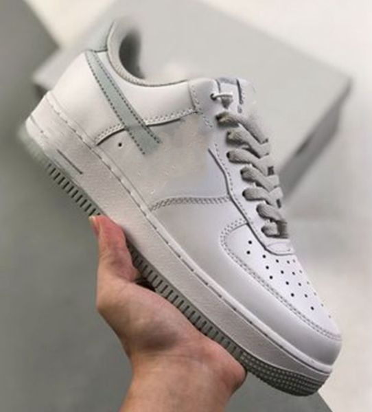 new classic low mens women casual shoes triple white black 1s classices outdoor designer sneakers
new classic low mens women casual shoes triple white black 1s classices outdoor designer sneakers