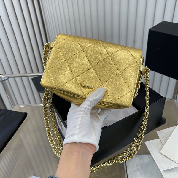 stylish women shoulder bag leather clamshell diamond hardware metal buckle luxury handbag triple chain diagonal shoulder bags brand designer
stylish women shoulder bag leather clamshell diamond hardware metal buckle luxury handbag triple chain diagonal shoulder bags brand designer