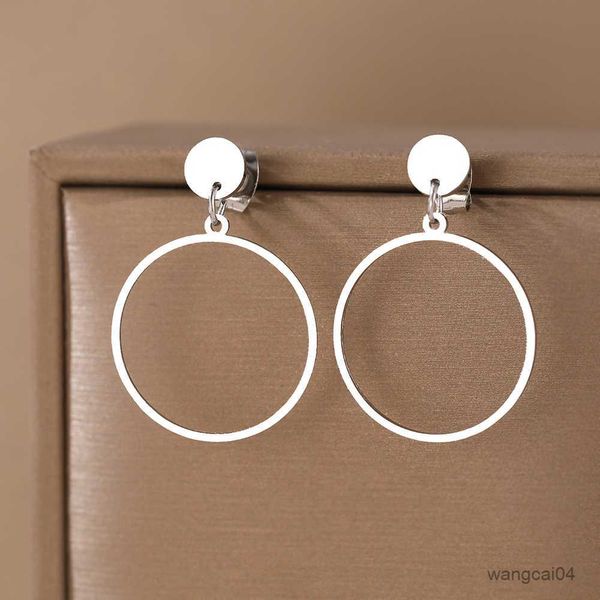 charm stainless steel earrings new classic simple geometric circle pendant fashion earrings for women jewelry trend fine gifts r230901, Golden
charm stainless steel earrings new classic simple geometric circle pendant fashion earrings for women jewelry trend fine gifts r230901, Golden