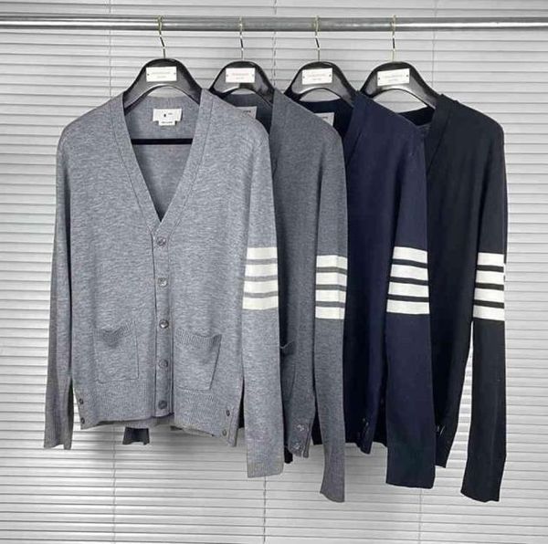 brand sweaters men slim vneck cardigans clothing striped cotton wool autumn winter casual coat darkskins7980667, White;black
brand sweaters men slim vneck cardigans clothing striped cotton wool autumn winter casual coat darkskins7980667, White;black