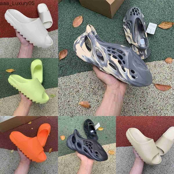 2023 yeeziness slides slippers desert sand casual shoes summer brown flat mens women beach resin yezziness sandal graffiti bone rubber mxt, White
2023 yeeziness slides slippers desert sand casual shoes summer brown flat mens women beach resin yezziness sandal graffiti bone rubber mxt, White