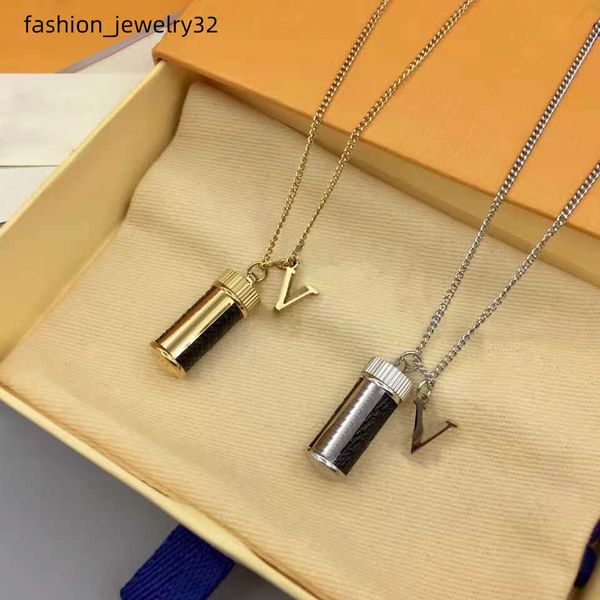 luxurys designer necklace classic letter graffiti exquisite workmanship high-end fashion personality essential trend gift for women and men, Silver
luxurys designer necklace classic letter graffiti exquisite workmanship high-end fashion personality essential trend gift for women and men, Silver