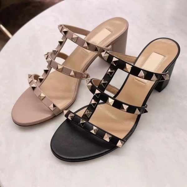 v rivet slippers high heel shoes 6.5cm thick heels rome sandal 2023 summer new flat bottomed fashion sandals with dust bag, Black
v rivet slippers high heel shoes 6.5cm thick heels rome sandal 2023 summer new flat bottomed fashion sandals with dust bag, Black