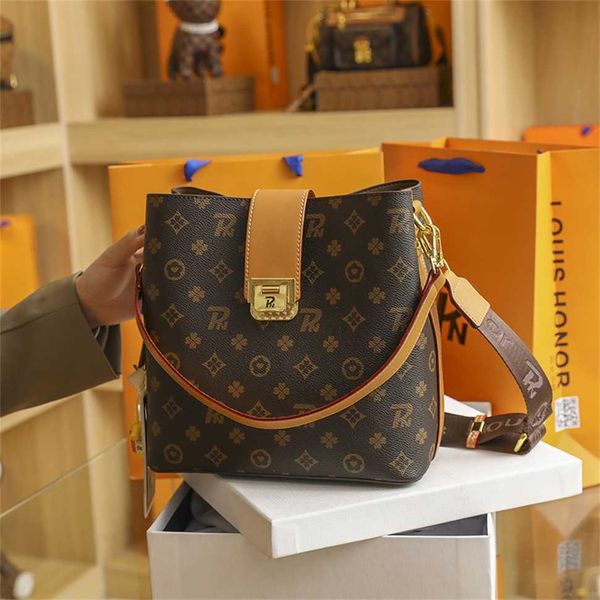 hong kong women's crossbody new style versatile portable bucket old flower shoulder bag 60% off outlet online
hong kong women's crossbody new style versatile portable bucket old flower shoulder bag 60% off outlet online