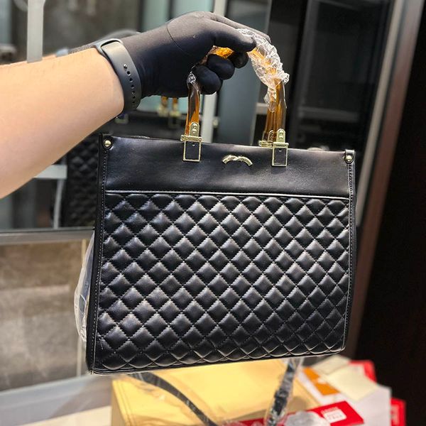 large capacity women shopping travel shoulder bag leather matelasse adjustable chain classic crossbody designer bag luxury handbag with coin
large capacity women shopping travel shoulder bag leather matelasse adjustable chain classic crossbody designer bag luxury handbag with coin