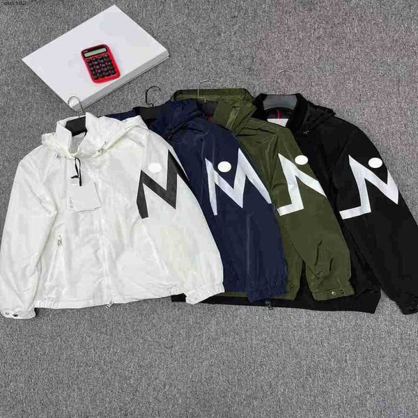 franch luxury brand windbreaker mens hooded jacket lightweight sun protection clothing spring jackets sleeve arm nfc function designers men, Black;brown
franch luxury brand windbreaker mens hooded jacket lightweight sun protection clothing spring jackets sleeve arm nfc function designers men, Black;brown