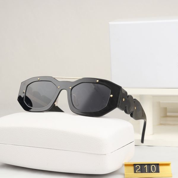 luxury sunglasses for man woman designer goggle beach sun glasses retro small frame luxury design uv400 with box2235, White;black
luxury sunglasses for man woman designer goggle beach sun glasses retro small frame luxury design uv400 with box2235, White;black