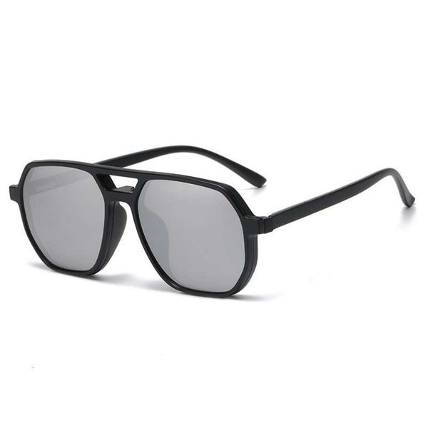dual beam magnetic sleeve glasses eyeglass large frame polarized sunglasses with clips night vision and can be, White;black
dual beam magnetic sleeve glasses eyeglass large frame polarized sunglasses with clips night vision and can be, White;black