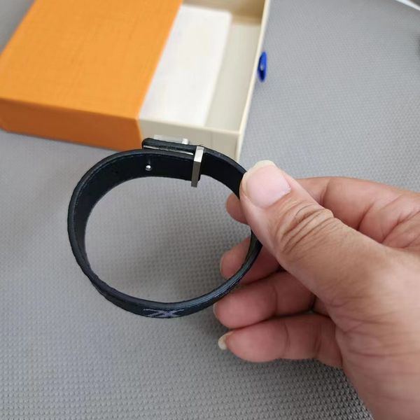 fashion bracelet designer brands gold silver alloy buckle leather chain bracelets letters for men bracelet gifts with box, Black
fashion bracelet designer brands gold silver alloy buckle leather chain bracelets letters for men bracelet gifts with box, Black