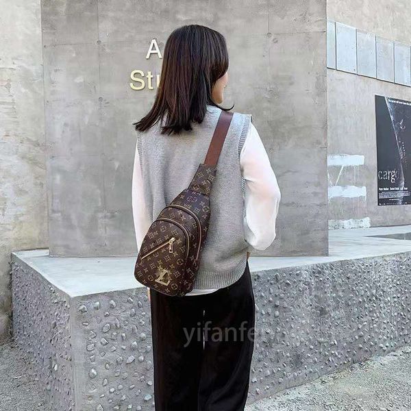 2023 new high end men's fashion diagonal straddle bag outdoor sports fashion bag shoulder bag 3 popular pu stars same style
2023 new high end men's fashion diagonal straddle bag outdoor sports fashion bag shoulder bag 3 popular pu stars same style