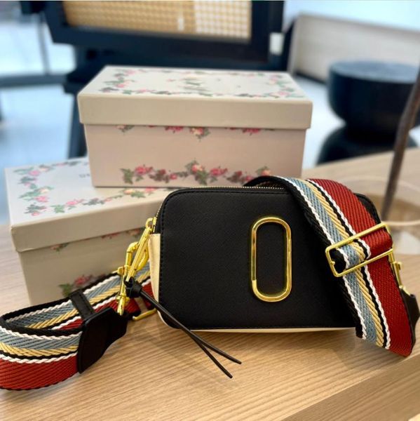 women designers bags crossbody bag shoulder simple versatile metal letter leather solid leather postman handbags snapsnew multicolor camera
women designers bags crossbody bag shoulder simple versatile metal letter leather solid leather postman handbags snapsnew multicolor camera