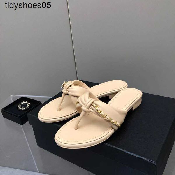 channel wind 2022 summer new korean style square heel genuine leather low heel flip toe sandals for women's outwear, Black
channel wind 2022 summer new korean style square heel genuine leather low heel flip toe sandals for women's outwear, Black