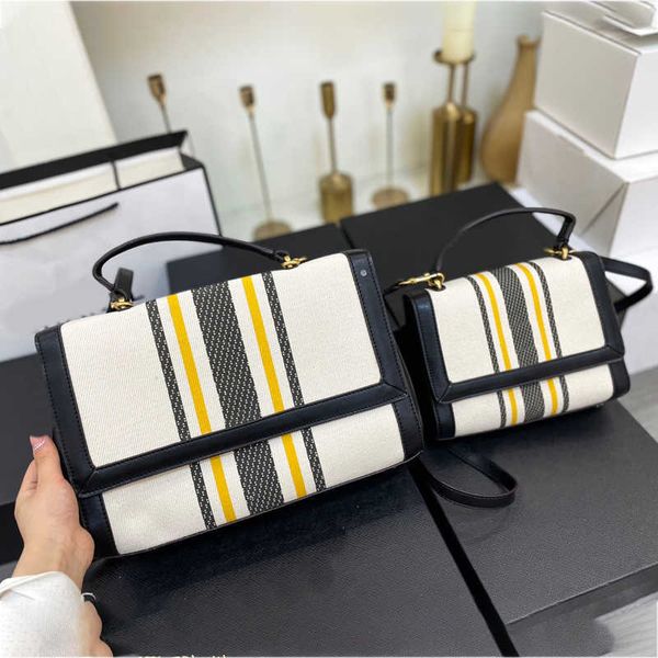 designer handbag women 5a canvas shoulder bag large capacity messenger bags trend color wallet fashion female crossbody 230615
designer handbag women 5a canvas shoulder bag large capacity messenger bags trend color wallet fashion female crossbody 230615