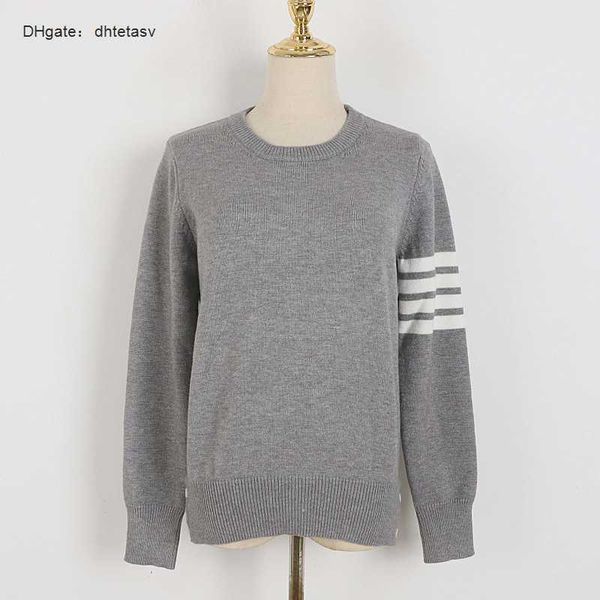 dalang spring and autumn english style back lobster four bar knitted versatile loose pullover, White;black
dalang spring and autumn english style back lobster four bar knitted versatile loose pullover, White;black