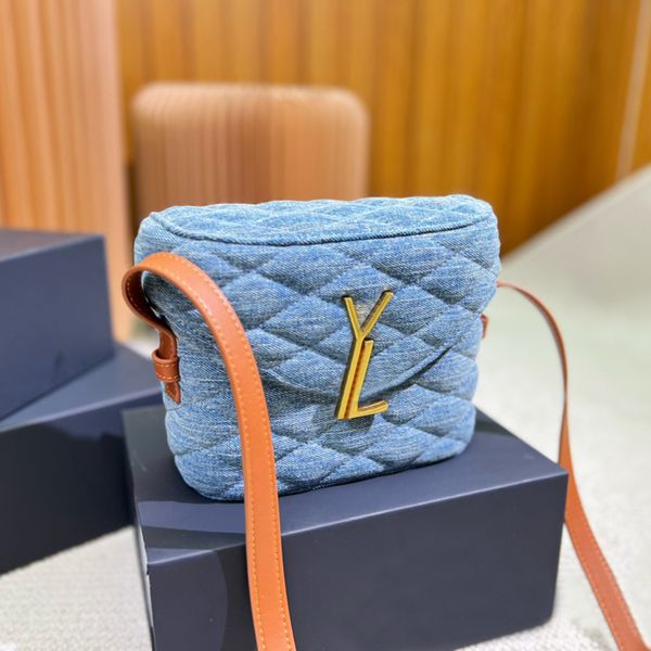 designer bag shoulder bag women crossbody totes lady puffer washed denim flap bag lou lou purse handbags leather ladies metal chain messenge
designer bag shoulder bag women crossbody totes lady puffer washed denim flap bag lou lou purse handbags leather ladies metal chain messenge