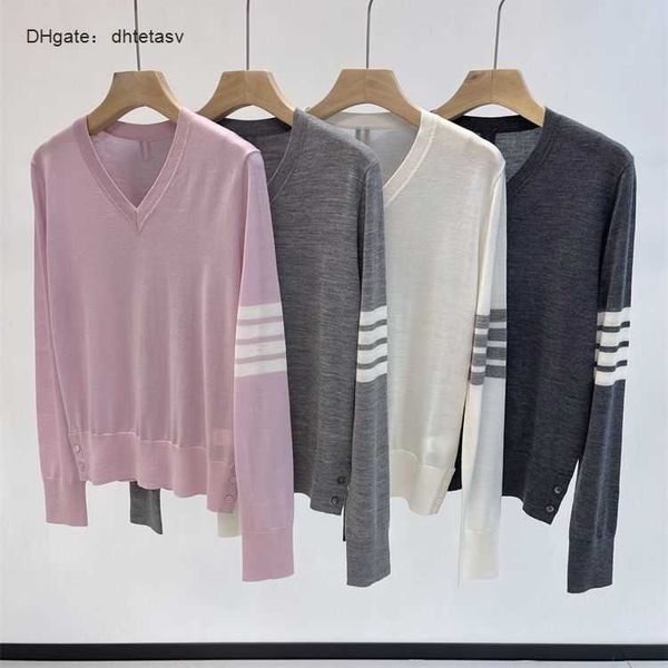 23 autumn new fine imitation wool knitted shirt contrast v-neck long sleeve age reducing casual versatile sweater underlay for women, White;black
23 autumn new fine imitation wool knitted shirt contrast v-neck long sleeve age reducing casual versatile sweater underlay for women, White;black