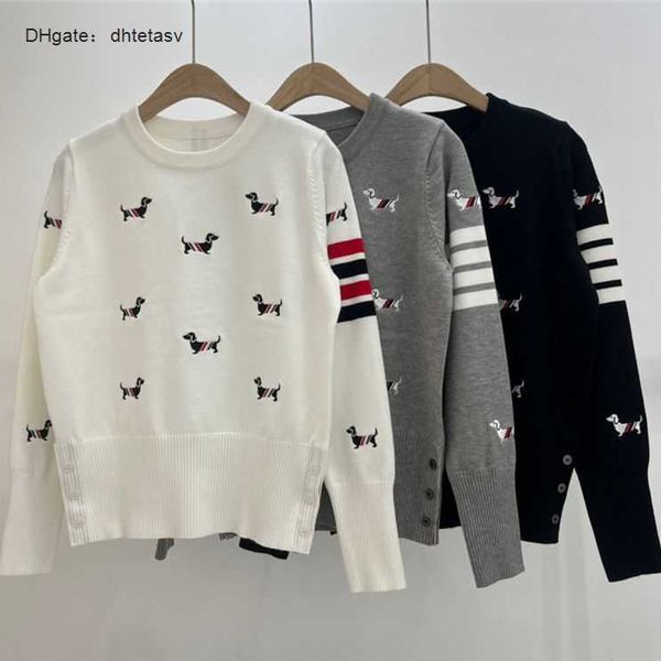 autumn and winter new academy style round neck pullover full body embroidery puppy fashion versatile knitted long sleeve women's trend, White;black
autumn and winter new academy style round neck pullover full body embroidery puppy fashion versatile knitted long sleeve women's trend, White;black