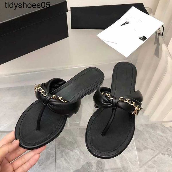 high version channel herringbone slippers for women's 2023 summer new metal chain clip toe casual flat slippers, Black
high version channel herringbone slippers for women's 2023 summer new metal chain clip toe casual flat slippers, Black