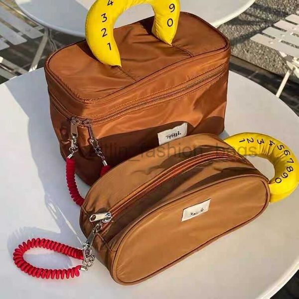 totes tagi hadou callme toilet storage makeup bag fashion design makeup nylon laundry waterproof large caitlin_fashion_ bags
totes tagi hadou callme toilet storage makeup bag fashion design makeup nylon laundry waterproof large caitlin_fashion_ bags