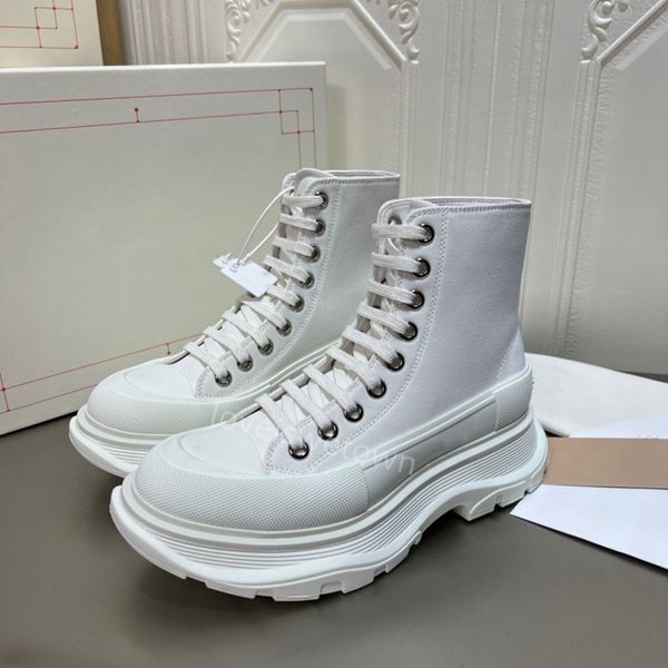 luxury designer women men tread slick boots leather canvas lace-up rubber round toes platform genuine leathers lining fashion, Black
luxury designer women men tread slick boots leather canvas lace-up rubber round toes platform genuine leathers lining fashion, Black