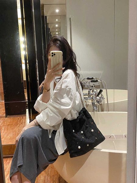 evening bags small knit woolen garbage bag tote women's small fragrant pearl wandering chain versatile texture shoulder 230828
evening bags small knit woolen garbage bag tote women's small fragrant pearl wandering chain versatile texture shoulder 230828