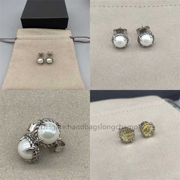 pearl earring wholesale luxury 18k gold plated four claw embedded pearl crystal geometric wedding jewelry earrings designer for women 2023 t, Golden
pearl earring wholesale luxury 18k gold plated four claw embedded pearl crystal geometric wedding jewelry earrings designer for women 2023 t, Golden