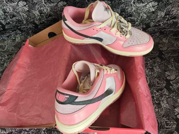 2023 gs grade school back-to-season pink foam/pale vanilla-black-lotus pinksneakers sport shoe
2023 gs grade school back-to-season pink foam/pale vanilla-black-lotus pinksneakers sport shoe