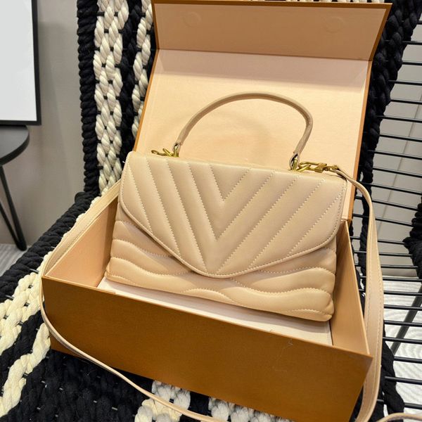 designer bag hold me shoulder bag luxury crossbody bag tote bag evening clutch postal messenger bag shape quilted magnetic lock smooth leath
designer bag hold me shoulder bag luxury crossbody bag tote bag evening clutch postal messenger bag shape quilted magnetic lock smooth leath