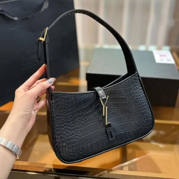 cowhide shoulder bag fashion brand designer bag tote bag leatehr underarm bag crossbody package clutch handbag
cowhide shoulder bag fashion brand designer bag tote bag leatehr underarm bag crossbody package clutch handbag