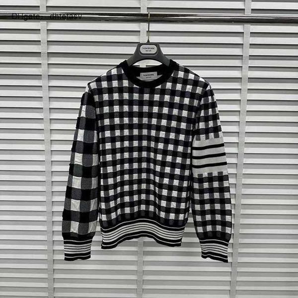 bmomthe2023 autumn/winter new black and white plaid pullover contrast round neck knit unisex, White;black
bmomthe2023 autumn/winter new black and white plaid pullover contrast round neck knit unisex, White;black