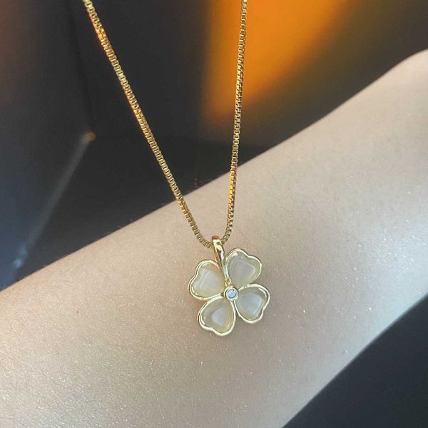 

Designer Four-leaf clover Necklace Luxury Top New Cat's Eye Stone Fashion Four Kinds of Love K Gold Titanium Steel Necklace Women's Van Clee Accessories Jewelry gift