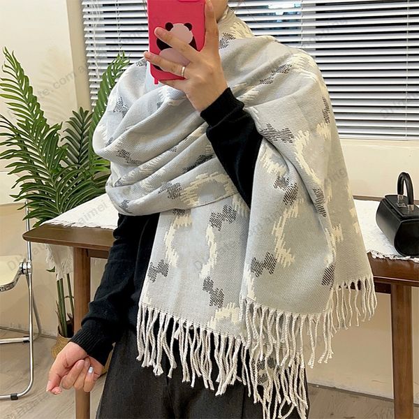Echarpe Silk Scarf Designer Women Fashion Brand Cashmere Scarves Lady's Scarf for Winter Womens Long Wraps Size
Echarpe Silk Scarf Designer Women Fashion Brand Cashmere Scarves Lady's Scarf for Winter Womens Long Wraps Size