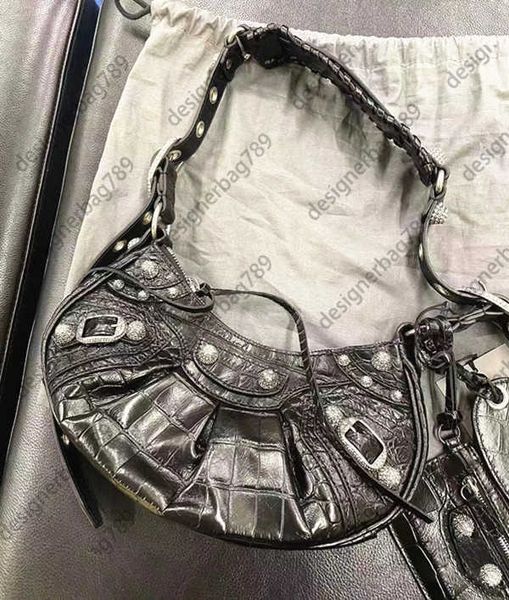 luxury motorcycle le cagole vintage punk shoulder bag pochette women's mens designer with coin purse half moon rivet tote clutch crossb
luxury motorcycle le cagole vintage punk shoulder bag pochette women's mens designer with coin purse half moon rivet tote clutch crossb
