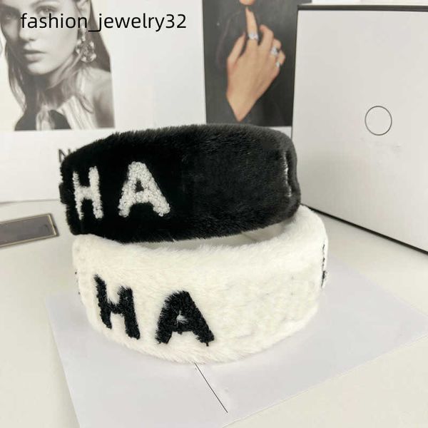 2022 winter fur headbands autumn wool hair hoop c-letter headband black white colors hairjewelry outdoor headwear, Silver
2022 winter fur headbands autumn wool hair hoop c-letter headband black white colors hairjewelry outdoor headwear, Silver