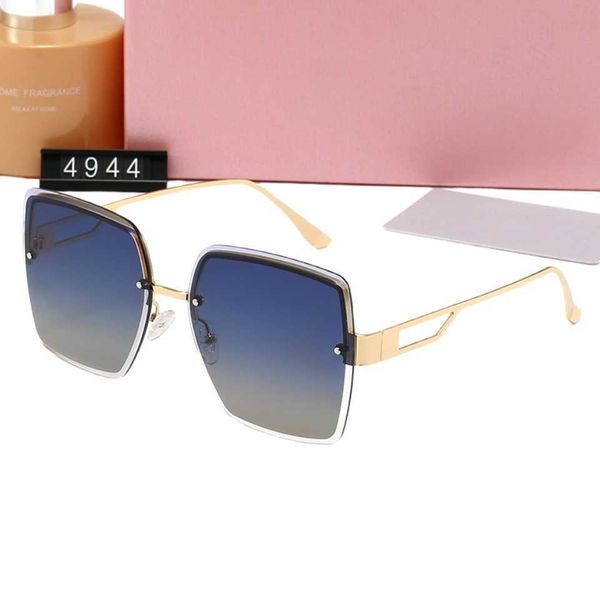 sunglasses designer fashion luxury new polarized driving travel leisure shopping glasses, White;black
sunglasses designer fashion luxury new polarized driving travel leisure shopping glasses, White;black