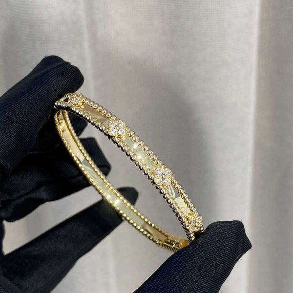 designer bracele vcat pendant fashion luxury jewelry diamond gold necklace ring accessories clover bangle womenkaleidoscope bracelet four le, Silver
designer bracele vcat pendant fashion luxury jewelry diamond gold necklace ring accessories clover bangle womenkaleidoscope bracelet four le, Silver
