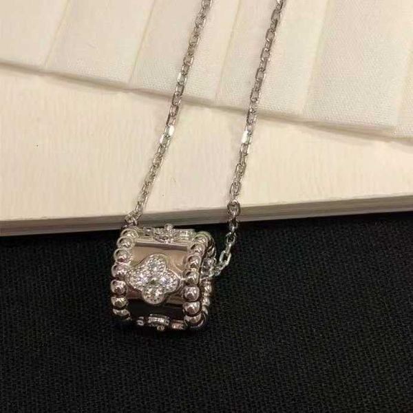 fashion vintage 4/four leaf clover high version kaleidoscope necklace for women with diamond embellishments and thickened 18k rose gold plat, Silver
fashion vintage 4/four leaf clover high version kaleidoscope necklace for women with diamond embellishments and thickened 18k rose gold plat, Silver