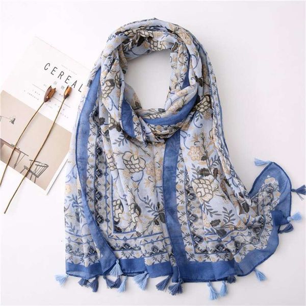 autumn and winter scarf retro cotton linen creative flowers all kinds of ethnic style travel sunblock shawl women, Blue;gray
autumn and winter scarf retro cotton linen creative flowers all kinds of ethnic style travel sunblock shawl women, Blue;gray