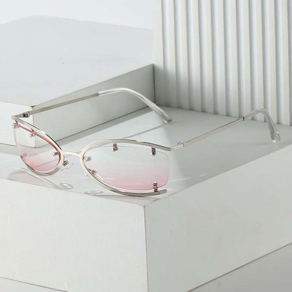 cat eye sunglasses stylish ins street shooting hip hop colorful woman, White;black
cat eye sunglasses stylish ins street shooting hip hop colorful woman, White;black